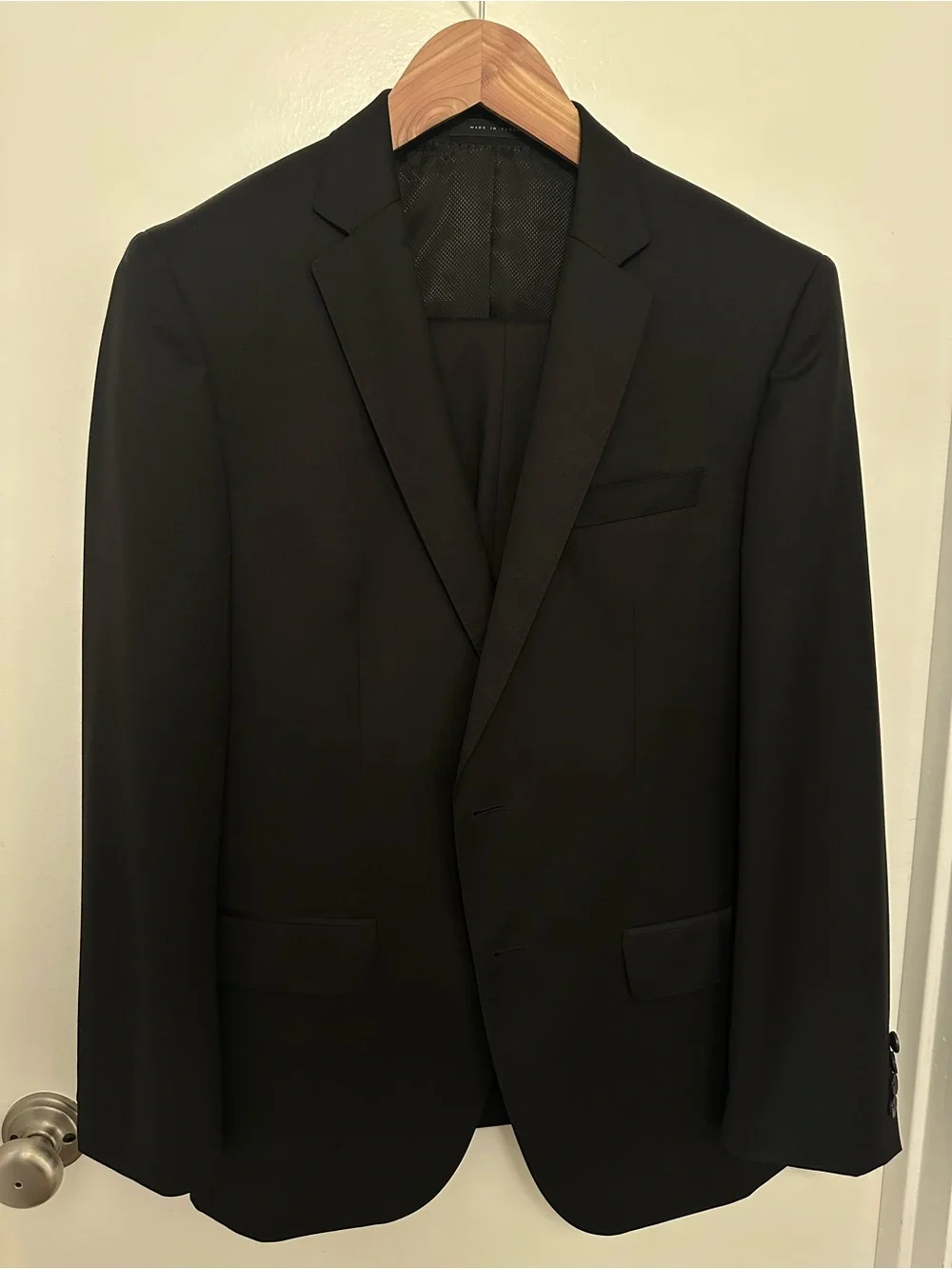 Hugo Boss 38R - 32W Hayes - Gibson Black 100% Virgin Wool Suit